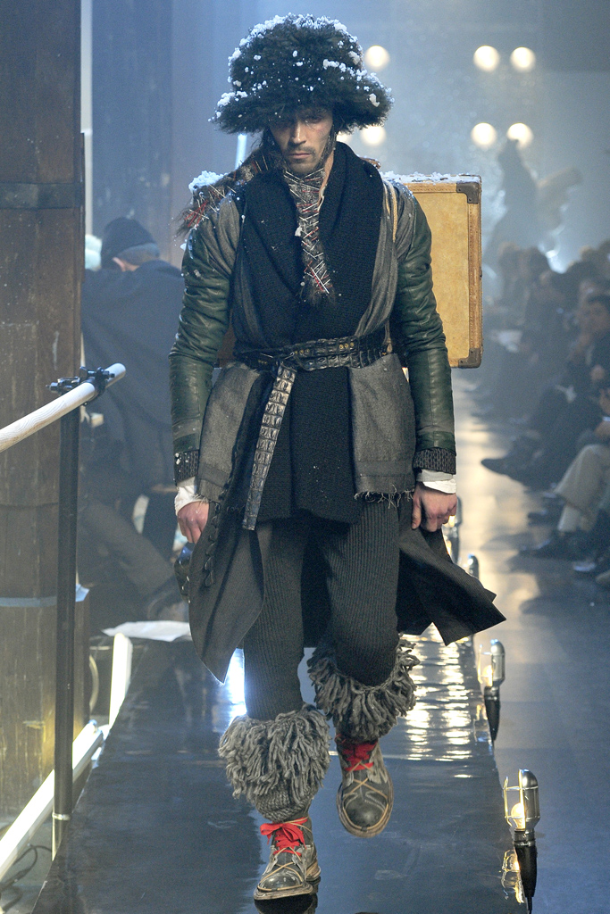 John Galliano 2011 �ﶬ��װ����ͼƬ