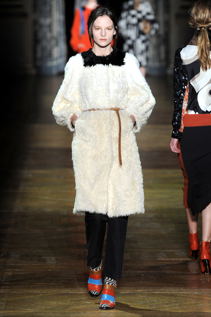 Dries Van Noten 2011秋冬成衣