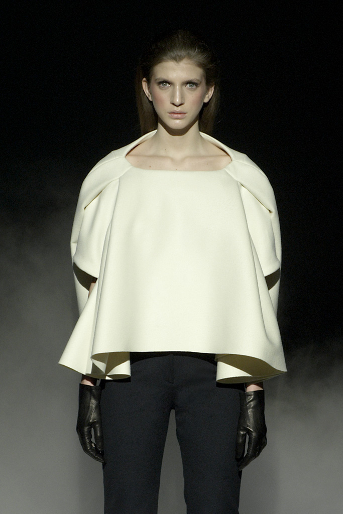 Hussein Chalayan 2011秋冬成衣