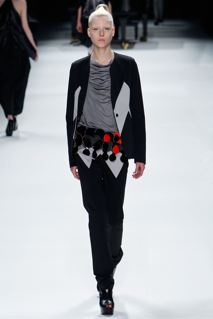 Issey Miyake 2011秋冬成衣