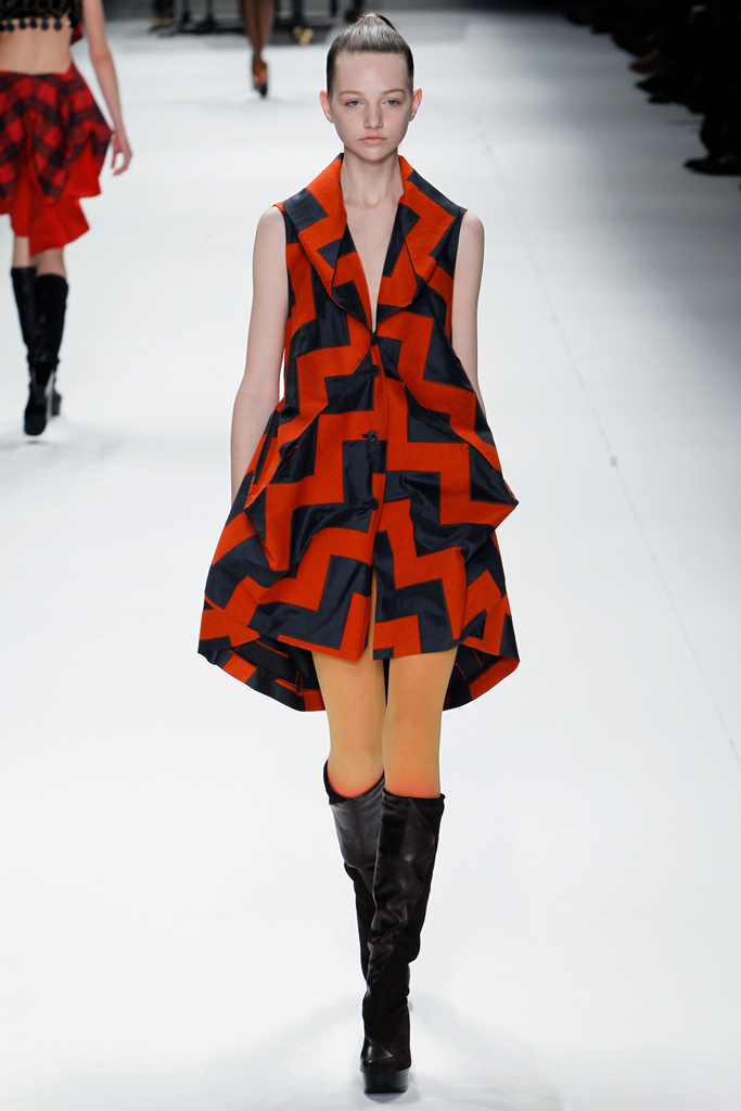 Issey Miyake 2011秋冬成衣