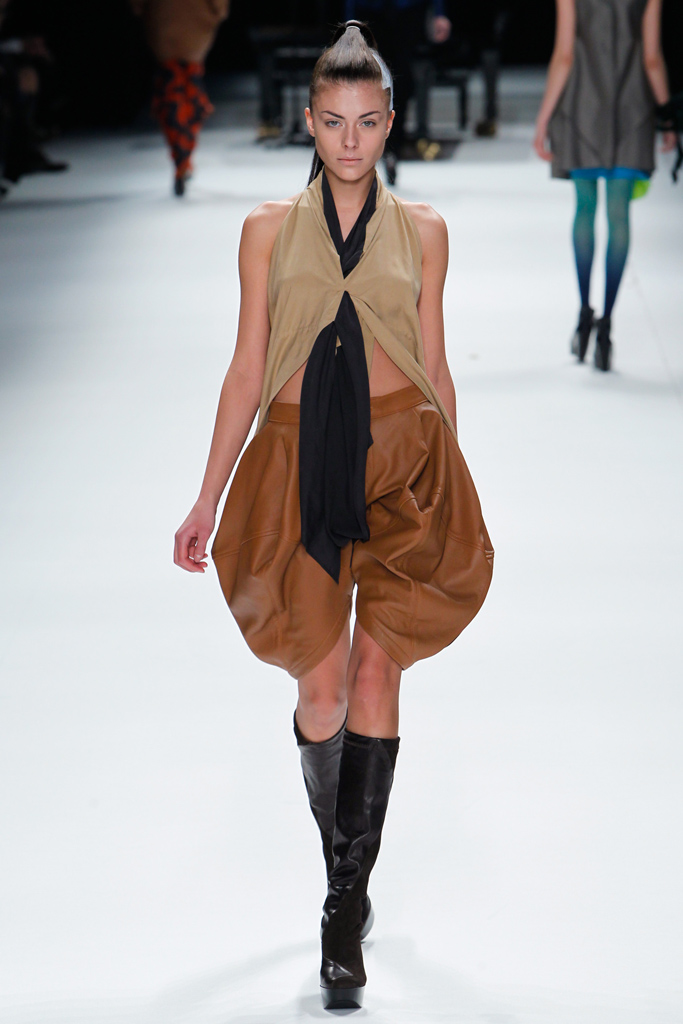 Issey Miyake 2011秋冬成衣