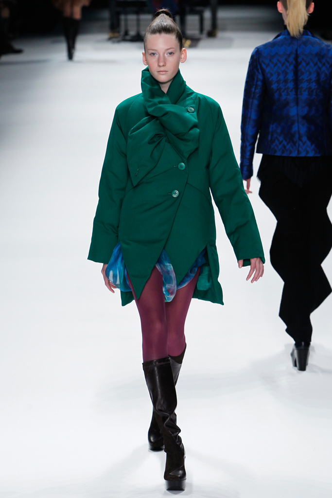 Issey Miyake 2011秋冬成衣