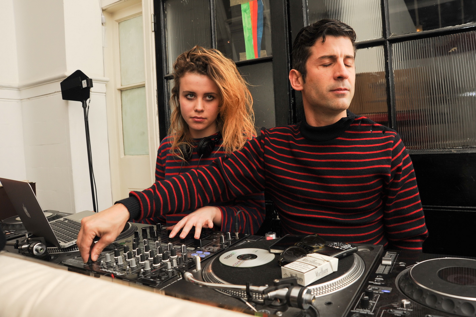 Billie JD Porter, Andre Saraiva_2 