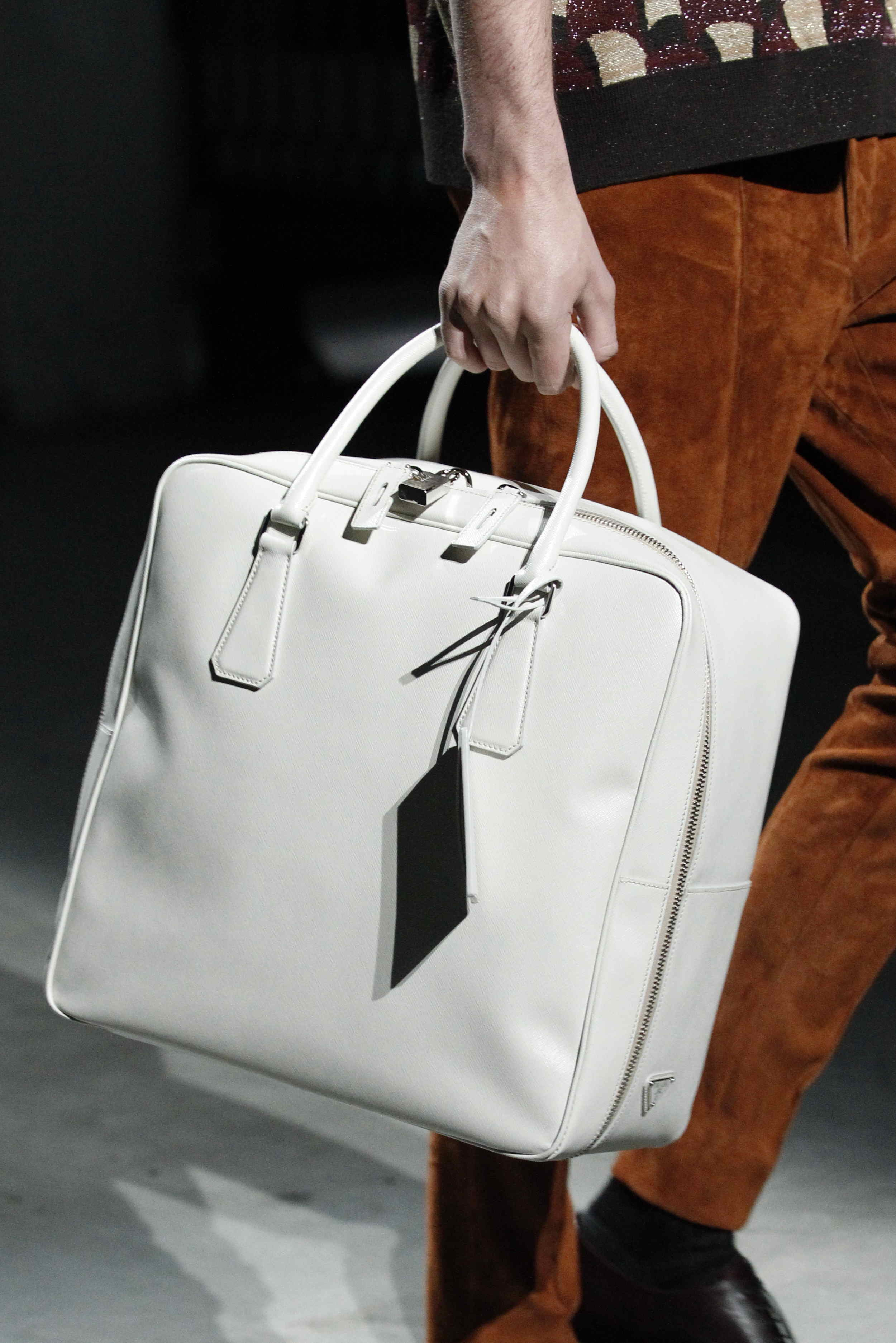 Prada 2011�ﶬ��װ���θ���ͼƬ