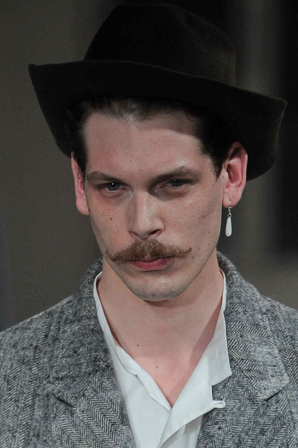 Yohji Yamamoto 2011�ﶬ��װ���θ���ͼƬ