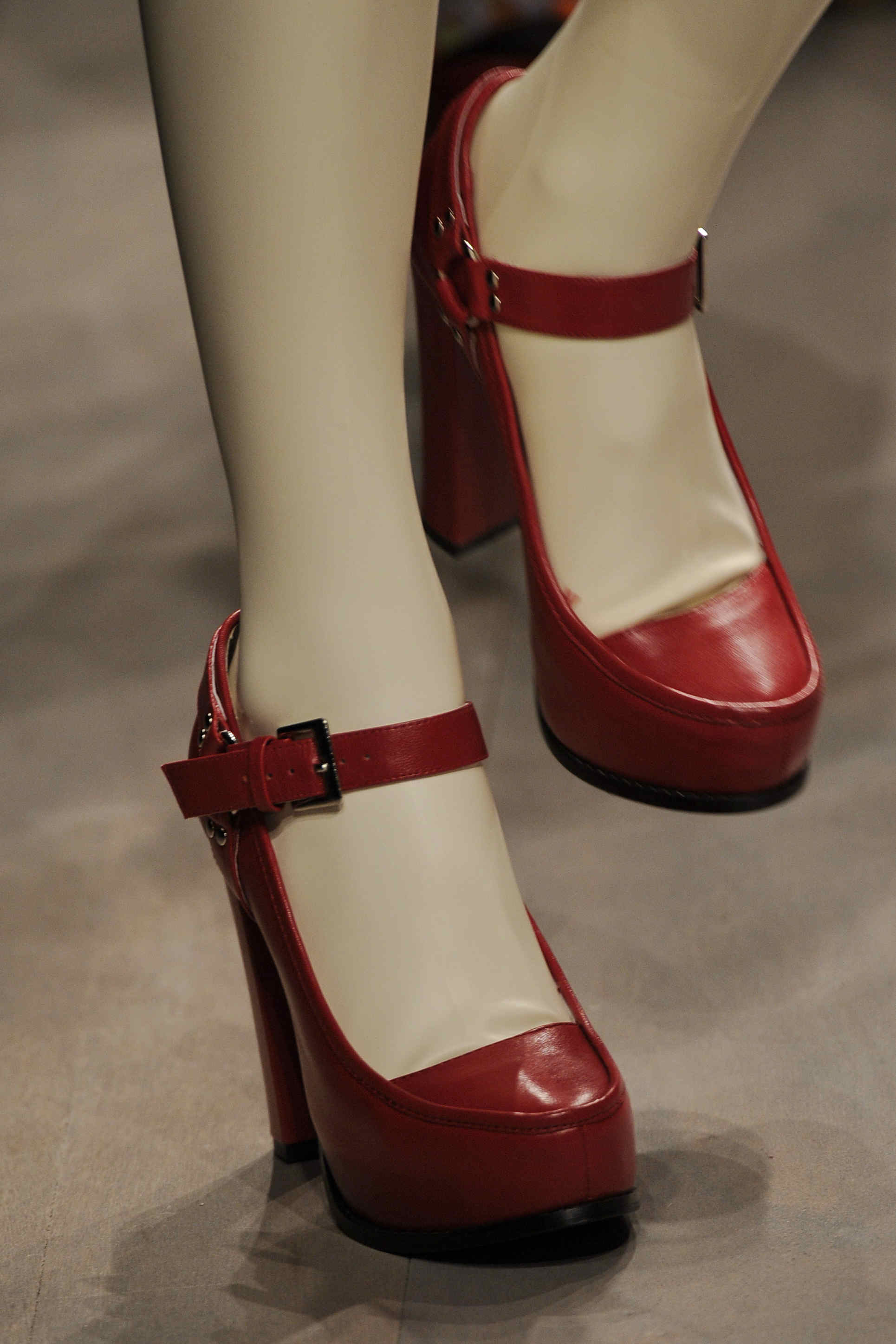 Betty Jackson 2011�ﶬŮʿЬ�ĸ���ͼƬ
