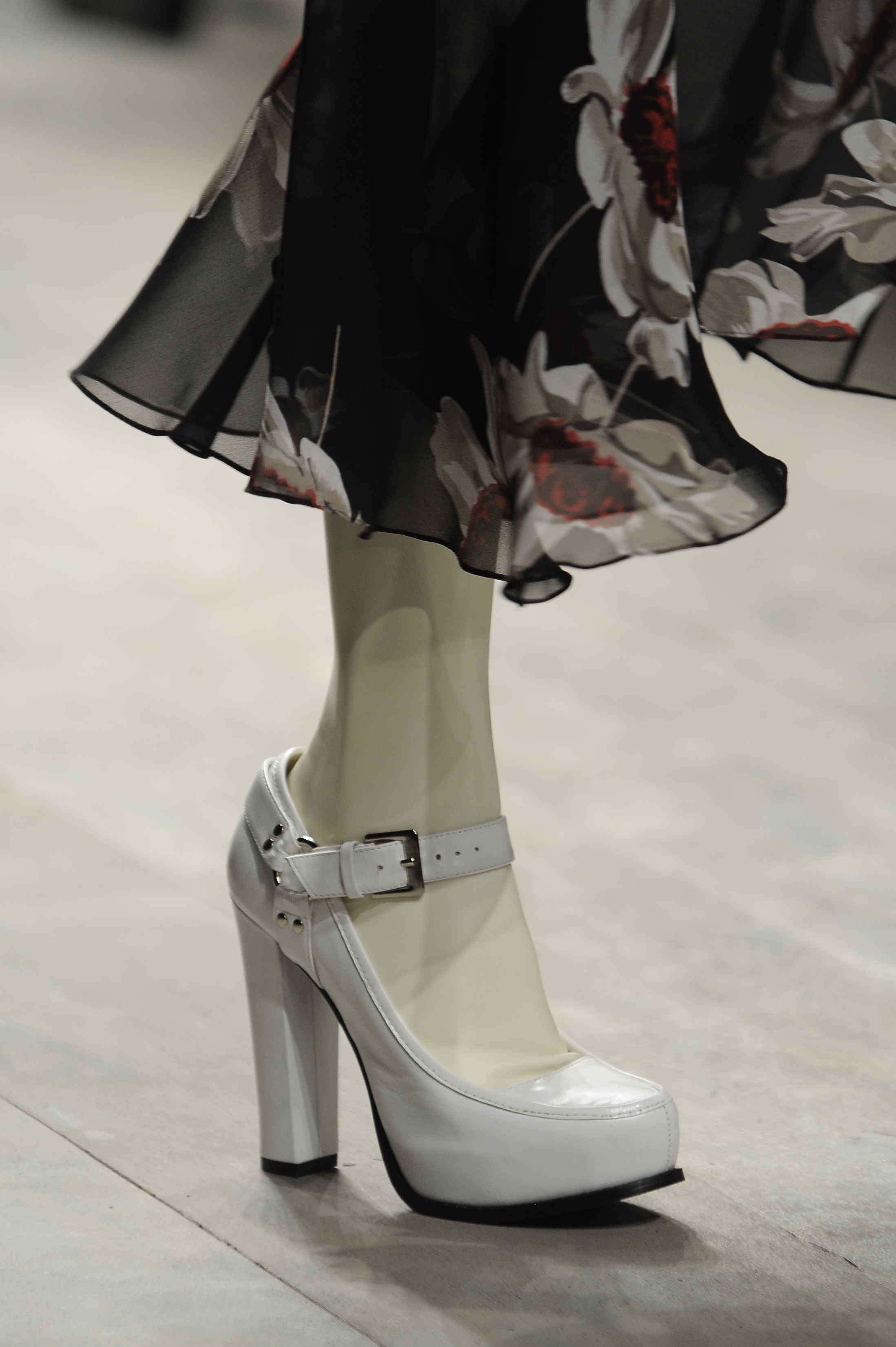 Betty Jackson 2011�ﶬŮʿЬ�ĸ���ͼƬ