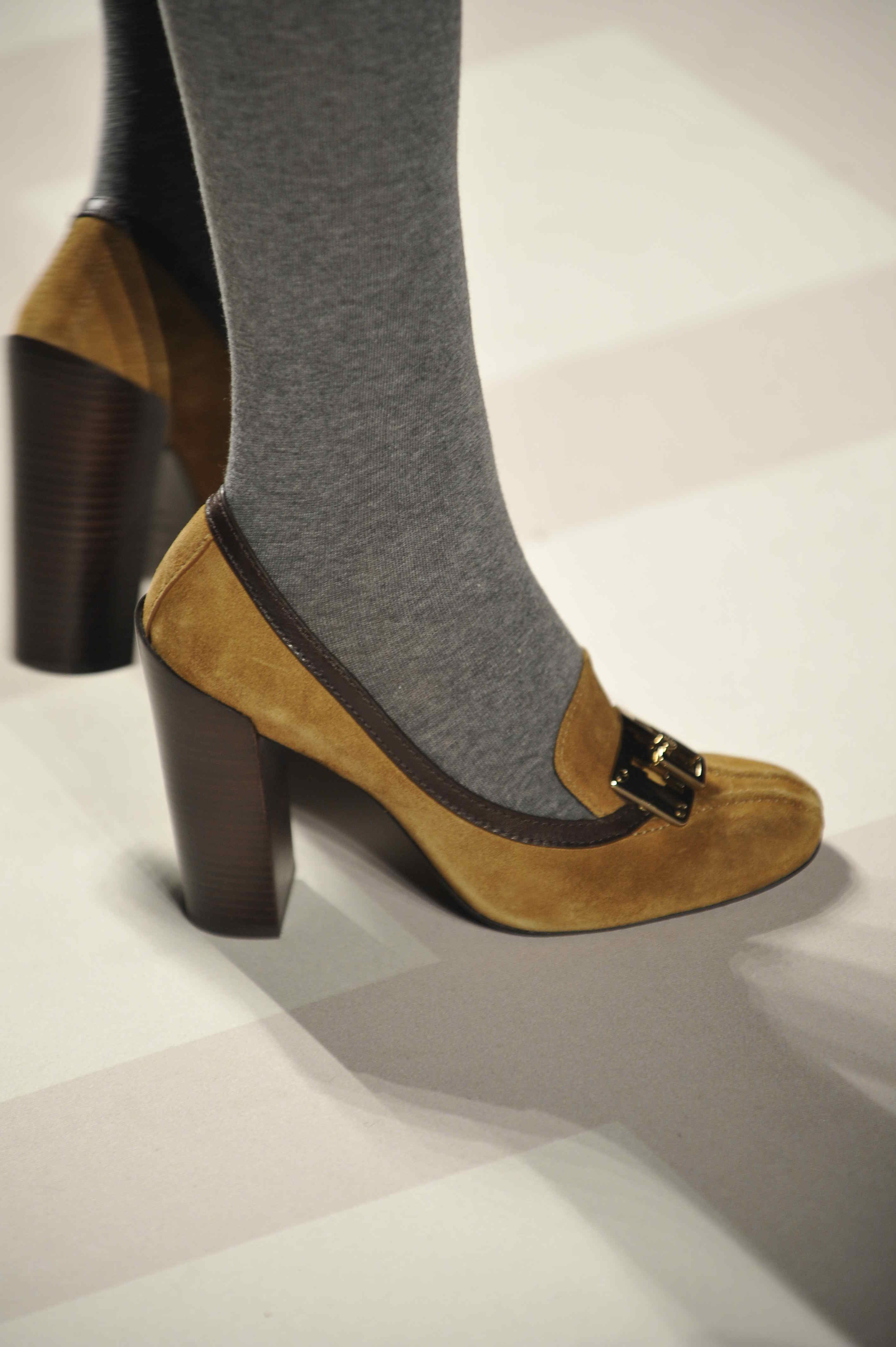 Tory Burch 2011�ﶬŮʿЬ�ĸ���ͼƬ