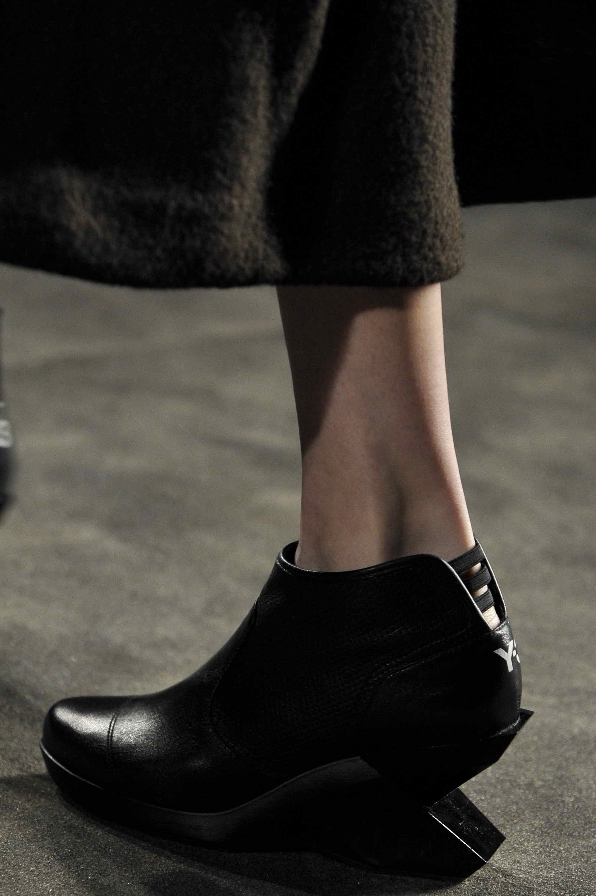 Y-3 2011�ﶬŮʿЬ�ĸ���ͼƬ