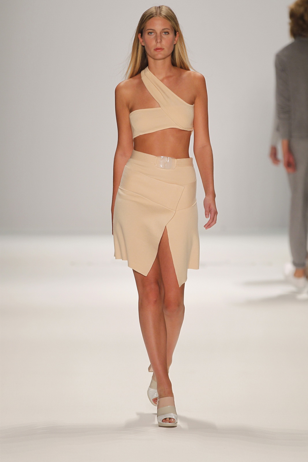 Allude 2012春夏秀场