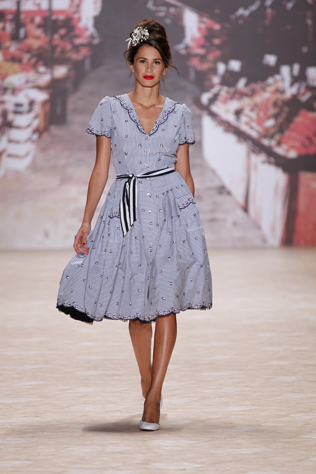 Lena Hoschek 2012�����㳡����ͼƬ