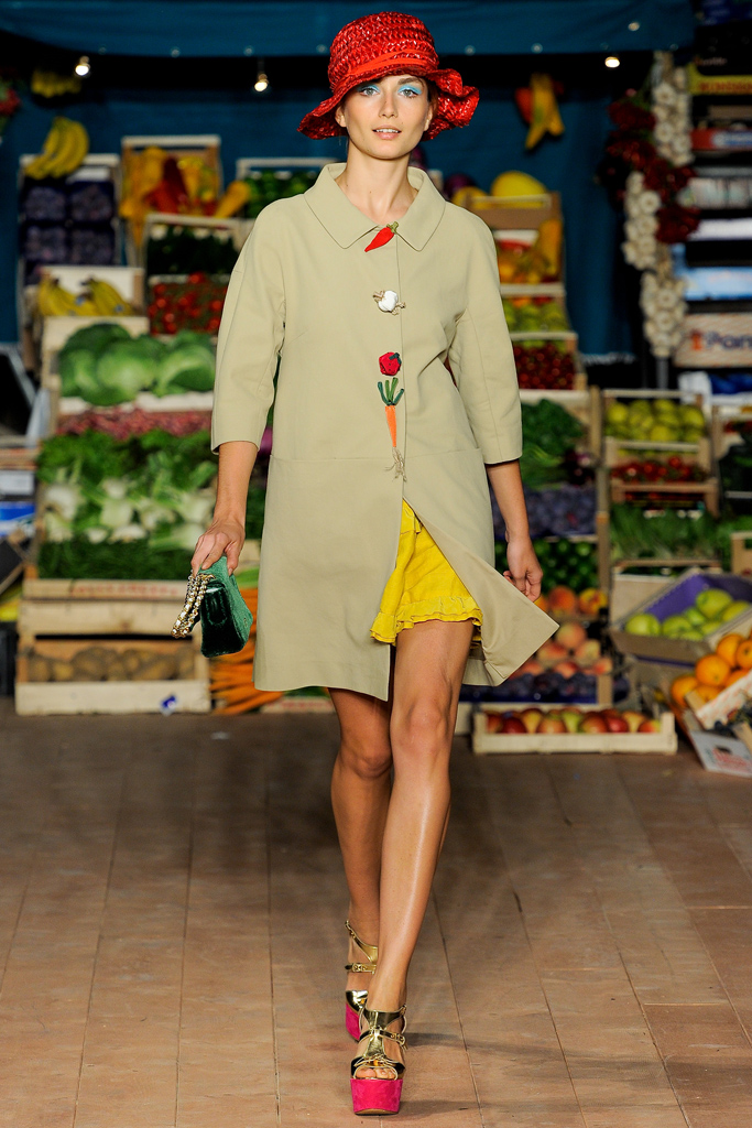 Moschino Cheap And Chic 2012春夏秀场