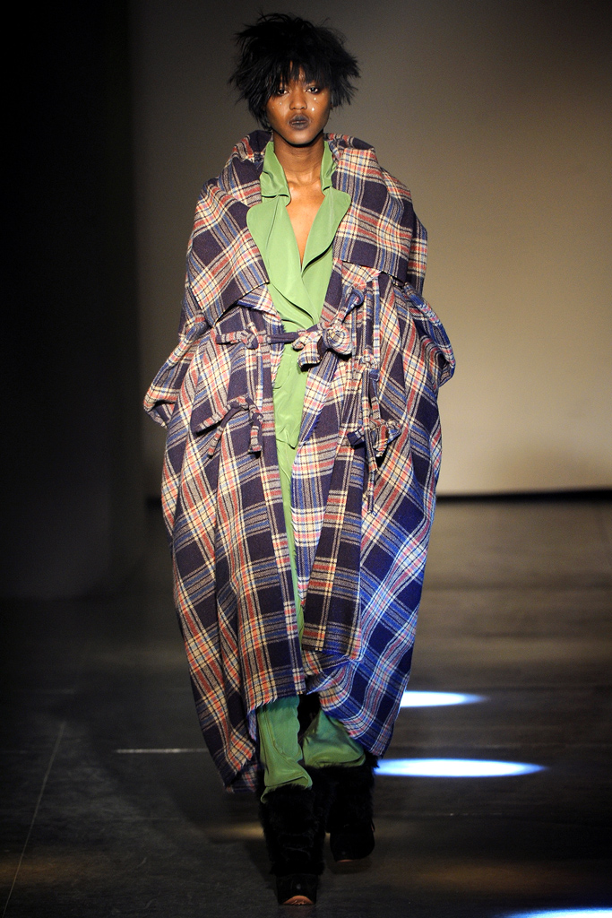 Vivienne Westwood 2012�ﶬϵ�и���ͼƬ