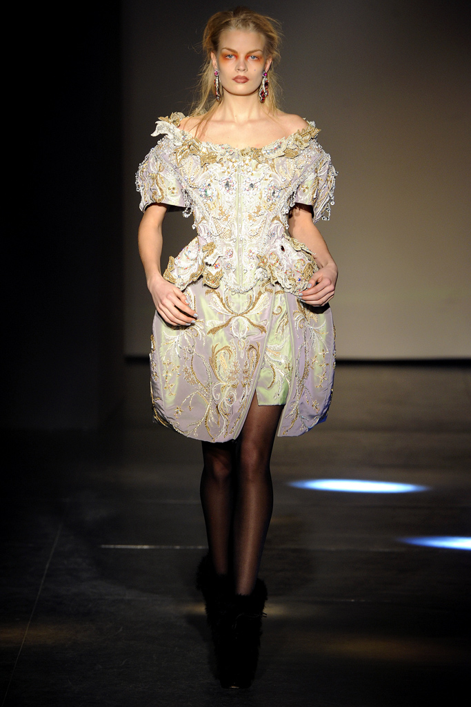 Vivienne Westwood 2012�ﶬϵ�и���ͼƬ