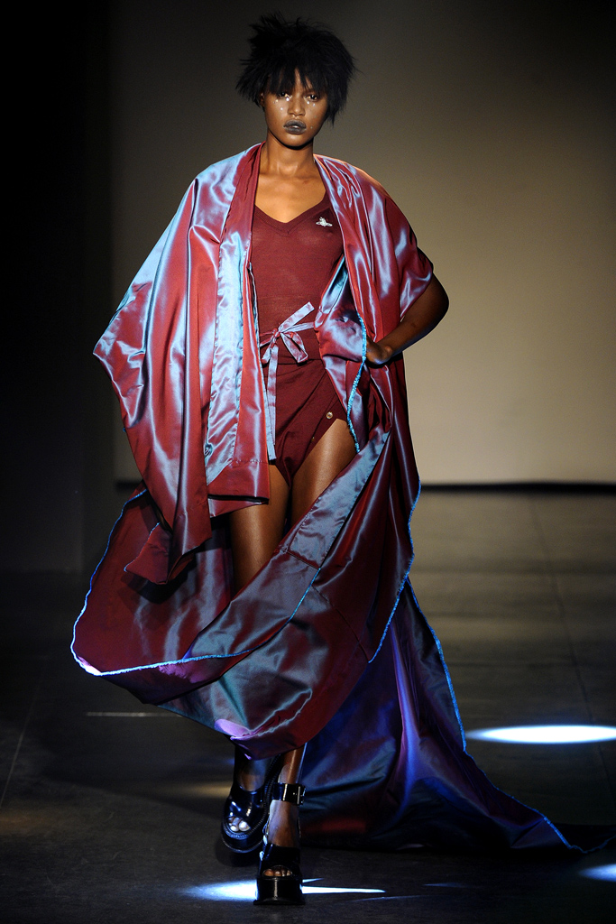 Vivienne Westwood 2012�ﶬϵ�и���ͼƬ