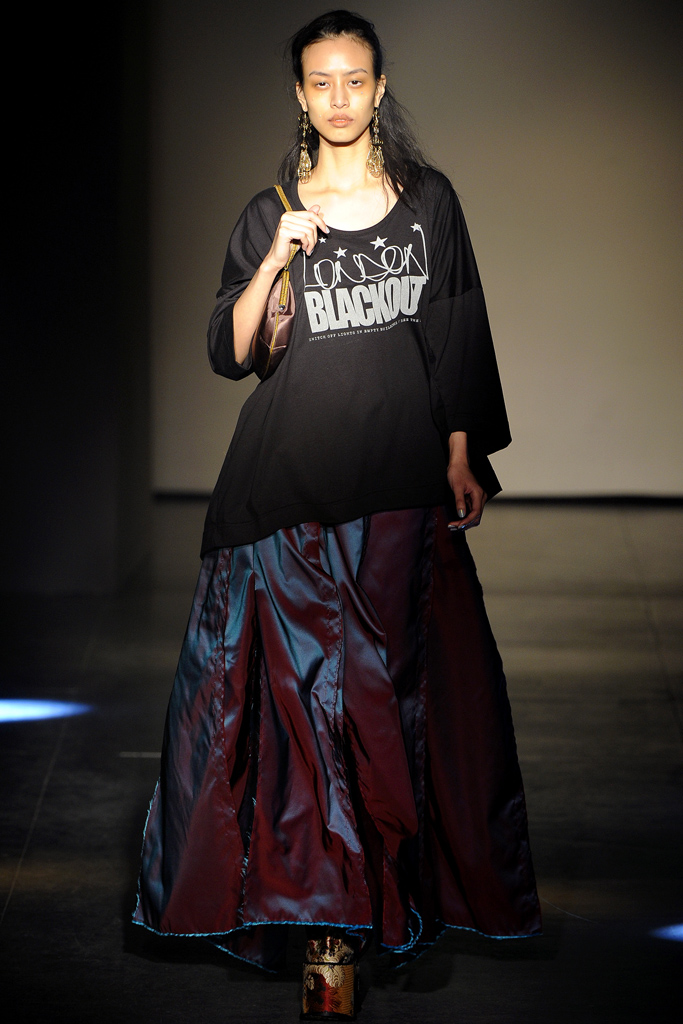 Vivienne Westwood 2012�ﶬϵ�и���ͼƬ