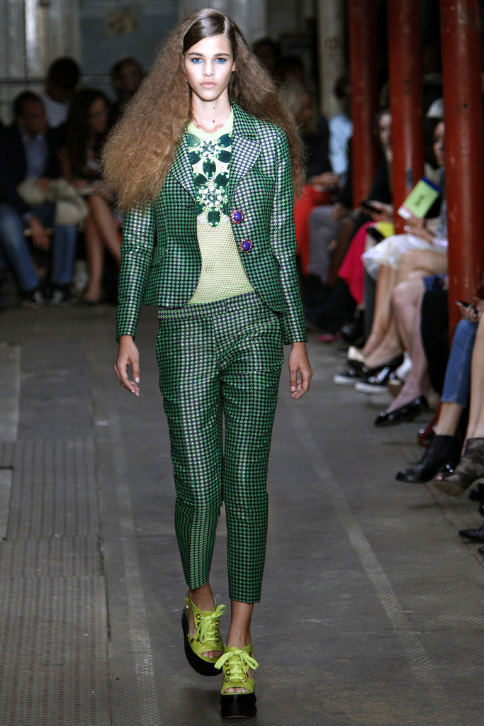 Moschino Cheap And Chic 2013�����㳡����ͼƬ