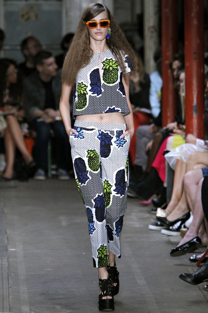 Moschino Cheap And Chic 2013�����㳡����ͼƬ