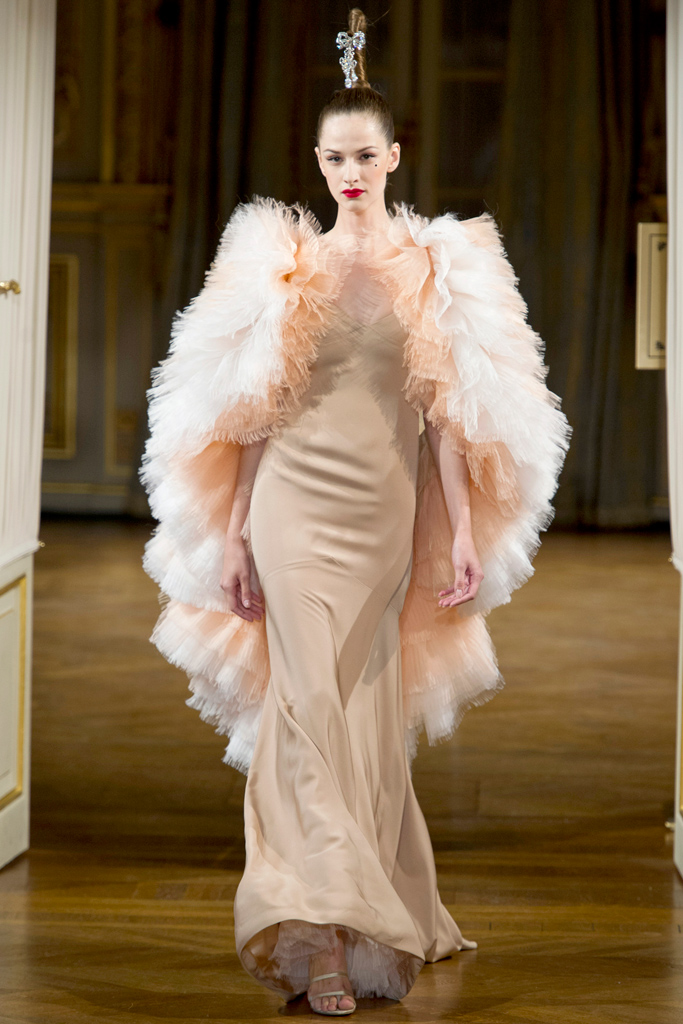 Alexis Mabille 2012�ﶬ�߼������㳡ͼ������ͼƬ