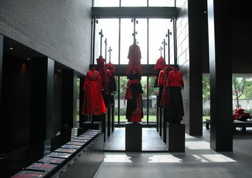 ���˩q�� Shiatzy Chen �й��ܲ�