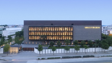 ���˩q�� Shiatzy Chen �й��ܲ�