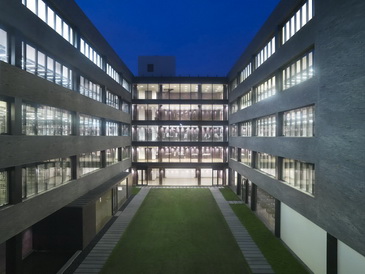 ���˩q�� Shiatzy Chen �й��ܲ�