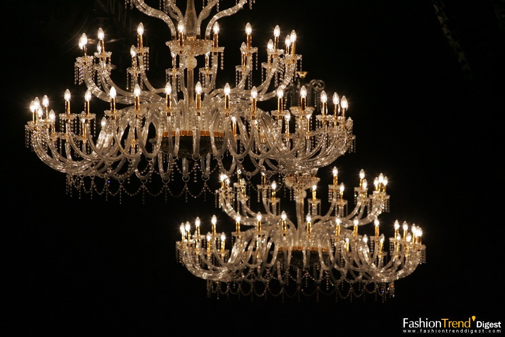 巨型枝型水晶吊灯 