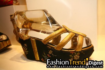 Ferragamo����Ĵ���