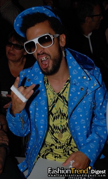 09���İ�����װ�㳡�����