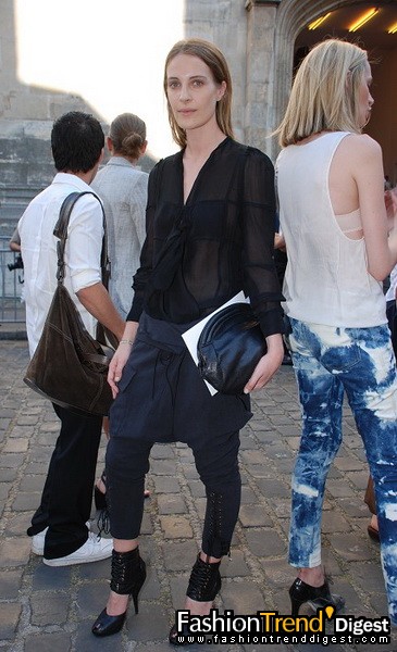 09���İ�����װ�㳡�����