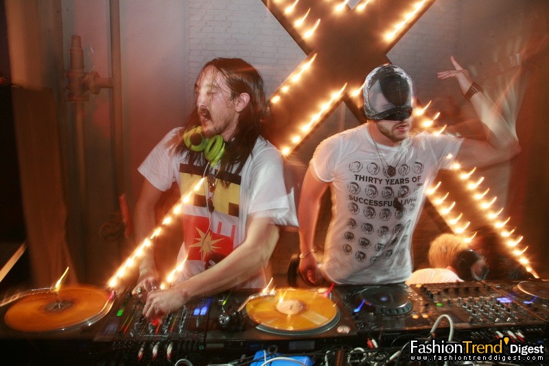 Steve Aoki与The Bloody Beetroots 