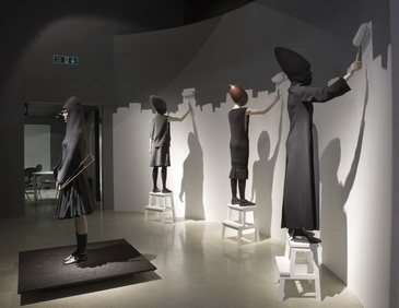 Hussein Chalayan���չ