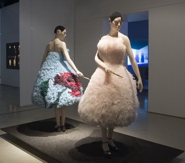 Hussein Chalayan���չ