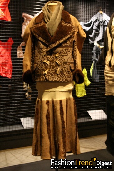 Vivienne Westwood����Ѳ��ʱװչ���վ