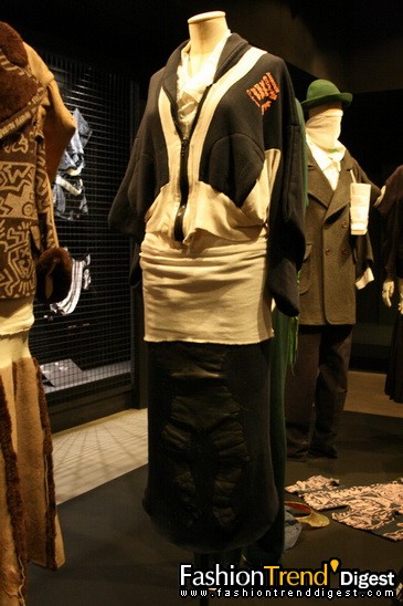 Vivienne Westwood����Ѳ��ʱװչ���վ