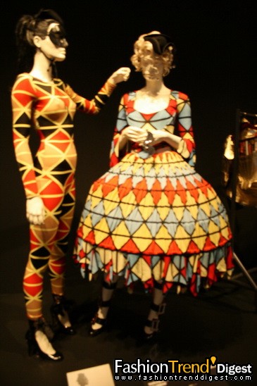 Vivienne Westwood����Ѳ��ʱװչ���վ