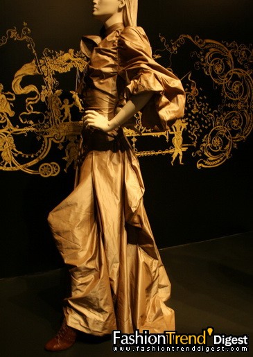 Vivienne Westwood����Ѳ��ʱװչ���վ