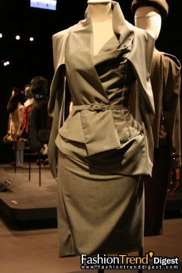 Vivienne Westwood����Ѳ��ʱװչ���վ