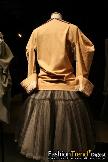 Vivienne Westwood����Ѳ��ʱװչ���վ