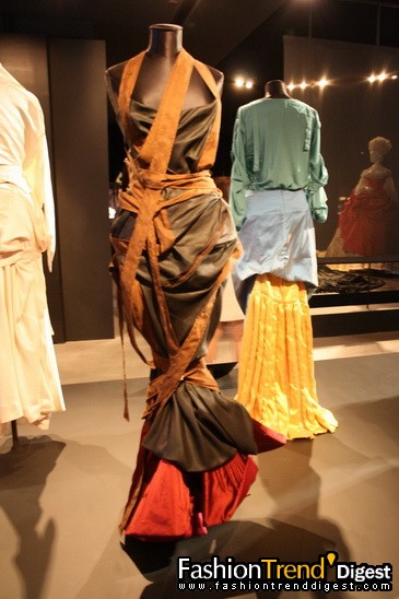 Vivienne Westwood����Ѳ��ʱװչ���վ