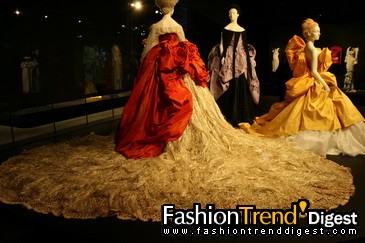 Vivienne Westwood����Ѳ��ʱװչ���վ