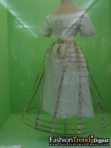 �������ʱ��Ůװ�����չ��