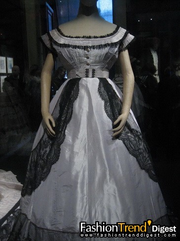 �������ʱ��Ůװ�����չ��