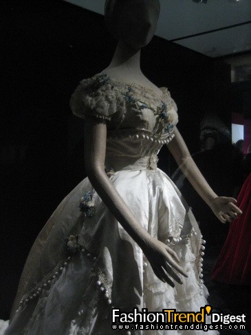 �������ʱ��Ůװ�����չ��