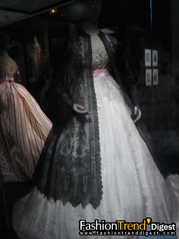 �������ʱ��Ůװ�����չ��