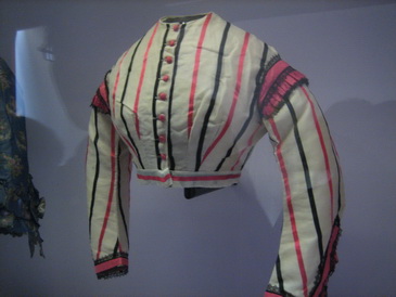 �������ʱ��Ůװ�����չ��