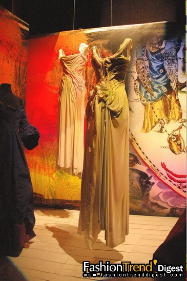 Christian Lacroix�¼���Ϸ��չ��