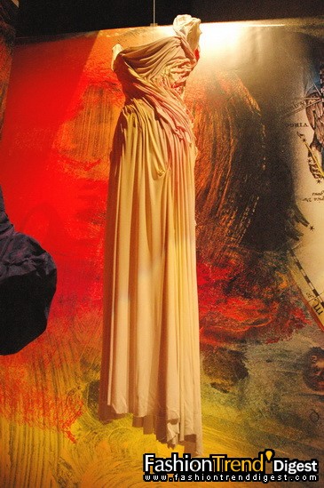 Christian Lacroix�¼���Ϸ��չ��