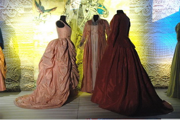 Christian Lacroix�¼���Ϸ��չ��